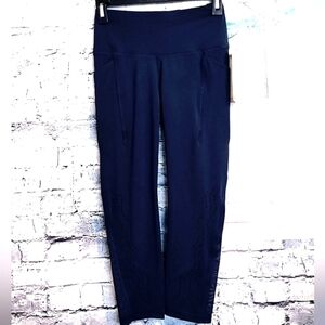 ALL IN MOTION NAVY BLUE SIDE POCKET SCULPTED ATHLETIC CAPRI SIZE WOMEN'S XS